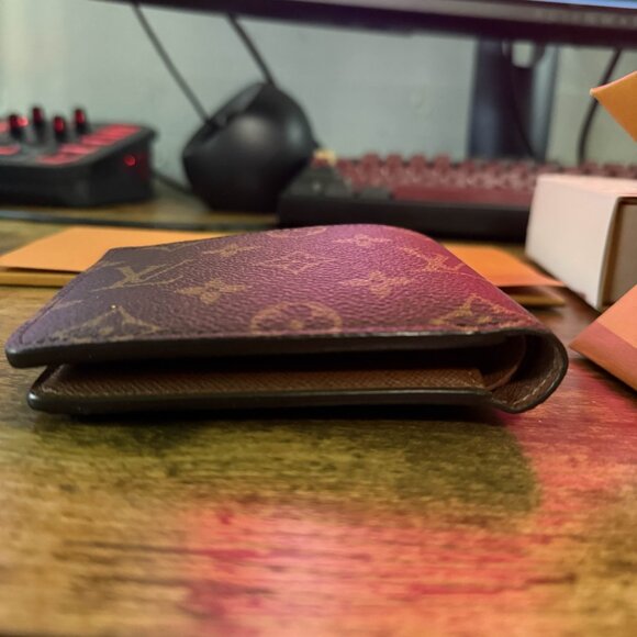 Louis Vuitton Monogram Multiple Wallet (M60895) - Picture 6 of 9